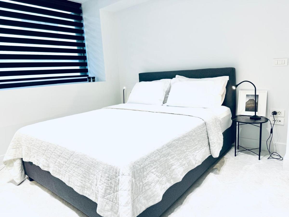 Stylish Central Superior Bedroom In Kolonaki Athens Exterior photo