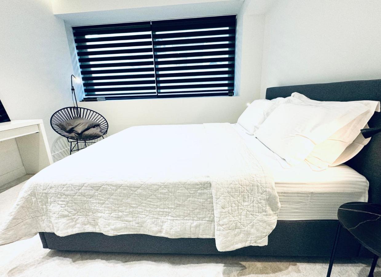 Stylish Central Superior Bedroom In Kolonaki Athens Exterior photo