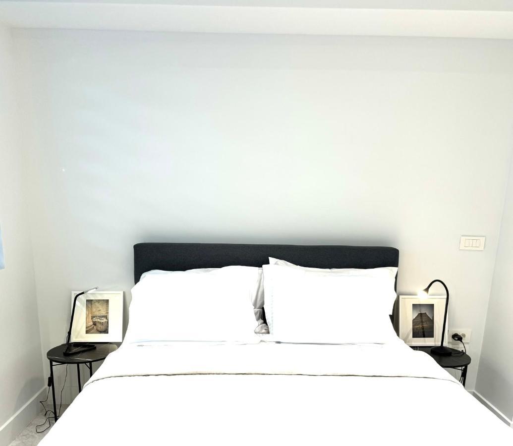 Stylish Central Superior Bedroom In Kolonaki Athens Exterior photo